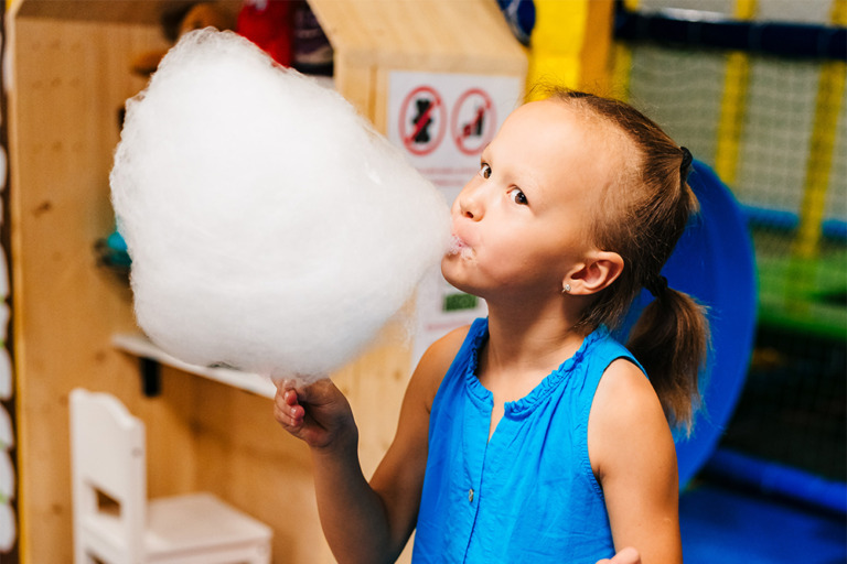 Cukraus vata šventės vietoje