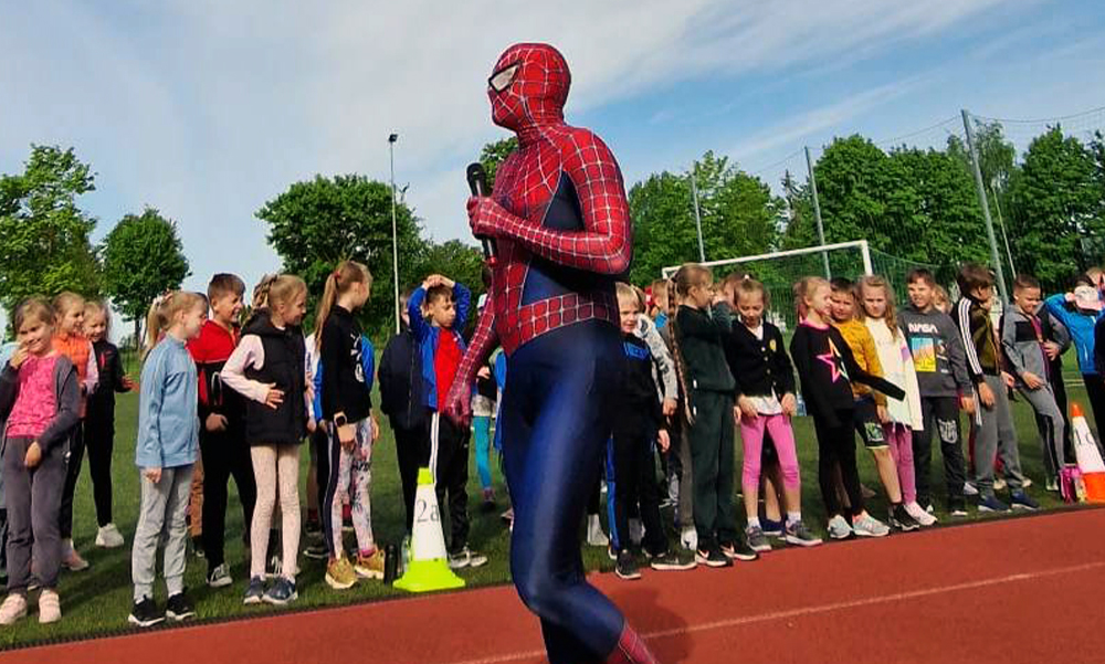 Įvairūs iššūkiai, aktyvi mankšta, šokių maratonas, virvės traukimo rungtis - MiMiDO Linksmadienis!